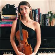 Violinista diplomata presso il Conservatorio  Santa Cecilia  offre lezioni di VIOLINO, SOLFEGGIO e PROPEDEUTICA MUSICALE
